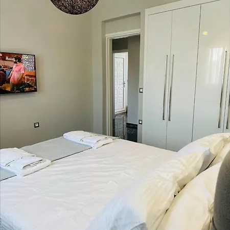 Vakantiehuis Flev's Luxury House With Pool *